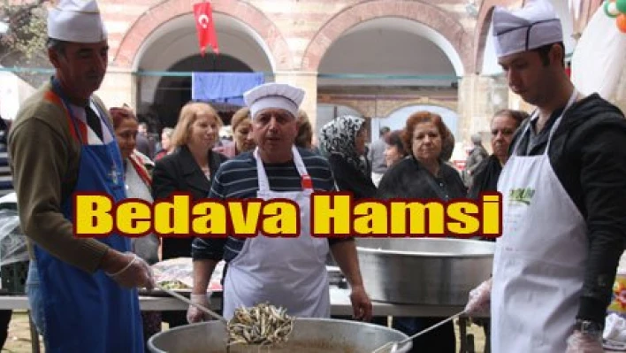 120 kilo Hamsi dağıttılar