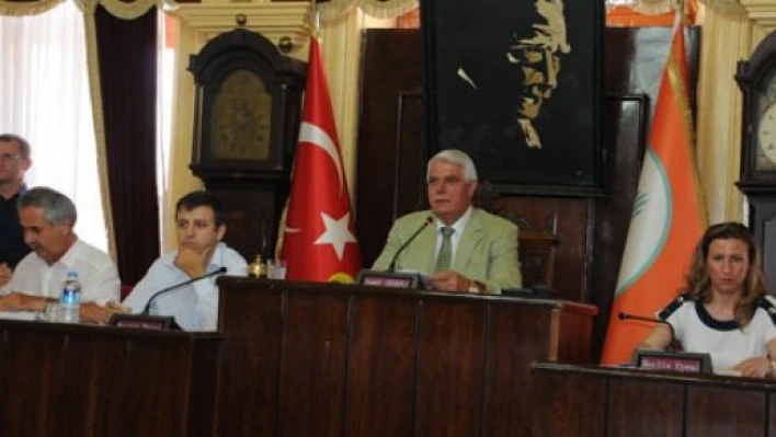 Mecliste siluet tartışması