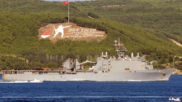 Çanakkale Boğazı'ndan geçti