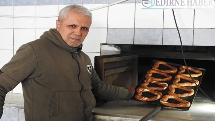 14 Şubat'a özel simit üretti