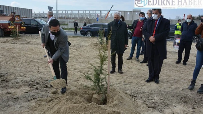  Sağlık çalışanları adına 2 bin 400 fidan dikildi