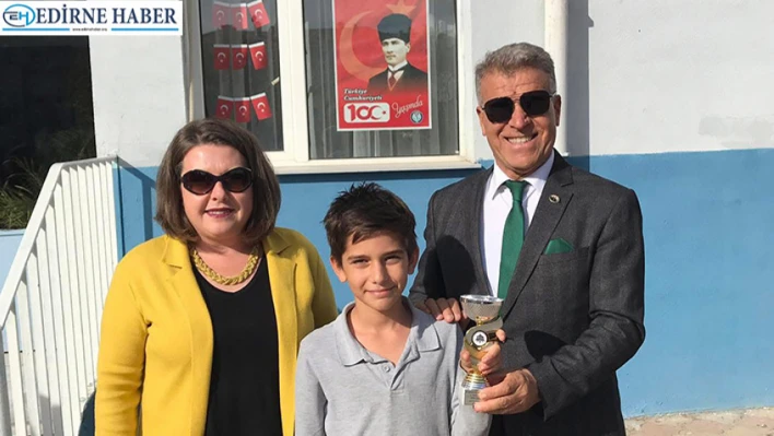 75. Yıl İlkokulu öğrencisi Yunanistan'dan madalya ile döndü