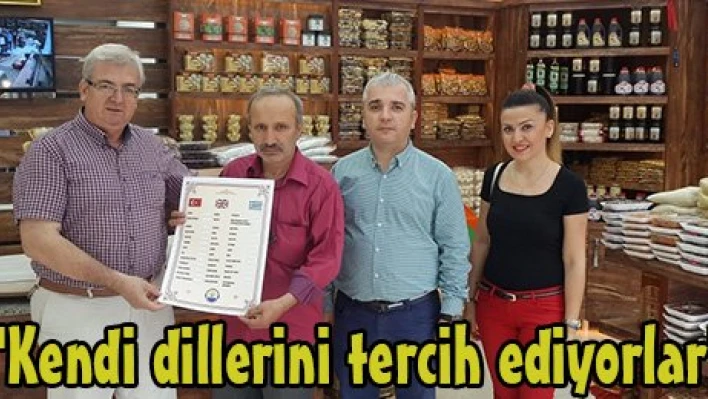 'Kendi dillerini tercih ediyorlar'