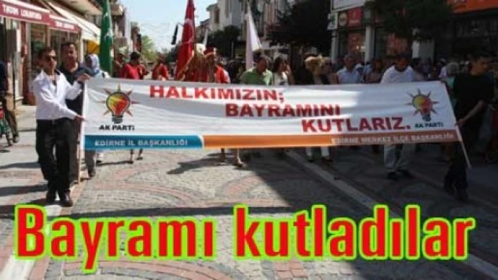 Sağlık Bakanı Mehmet Müezzinoğlu ile AK Parti Genel Başkan Yardımcısı Süleyman Soylu, esnaf ve vatandaşla bayramlaştı