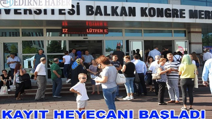 Üniversitelerde kayıt heyecanı