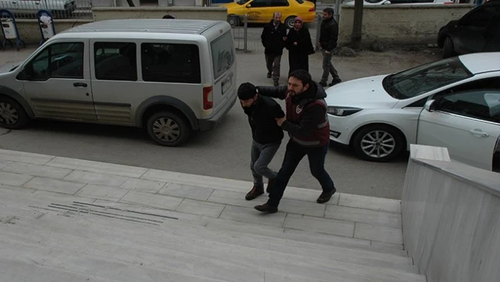 3 kişi gözaltına alındı