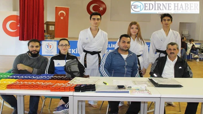 80 sporcuya karate kuşak terfi sınavı