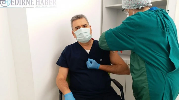 Rektör Prof. Dr. Şahin, Kovid-19 aşısı oldu