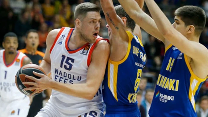 Anadolu Efes Evinde Mağlup