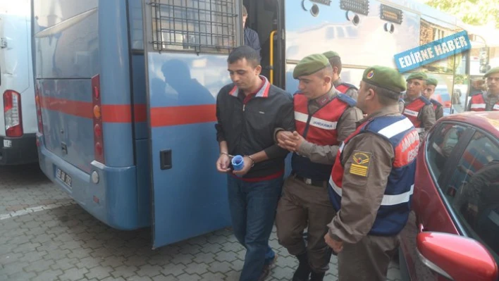 Eski öğretmenler yargılanıyor