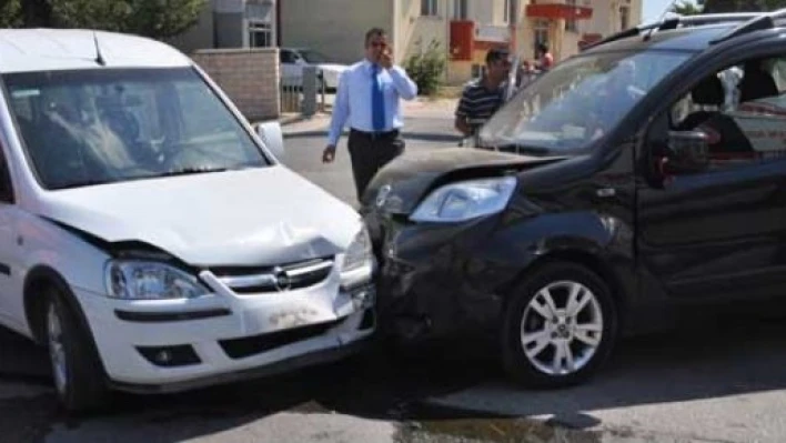 Kafa kafaya çarpıştılar