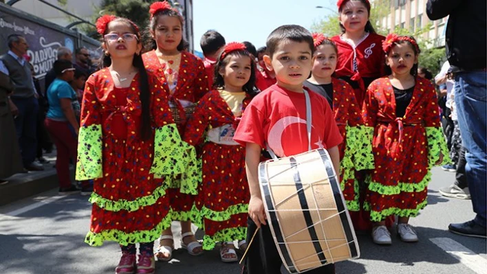 Festival yürüyüşle başladı