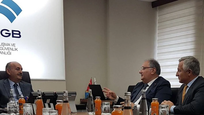 Bakan Müezzinoğlu'nu ziyaret ettiler