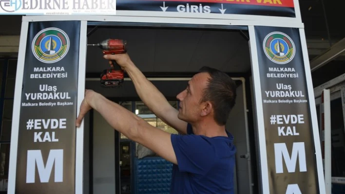 24 saatte koronavirüse karşı dezenfeksiyon kabini yaptı