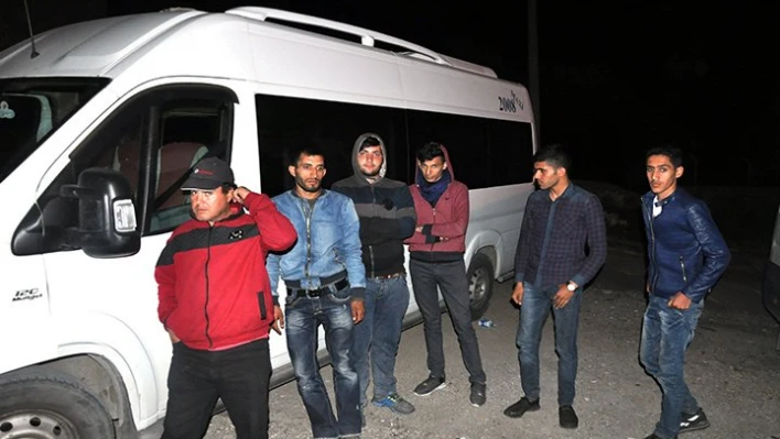 Midilli Adası'na geçemediler