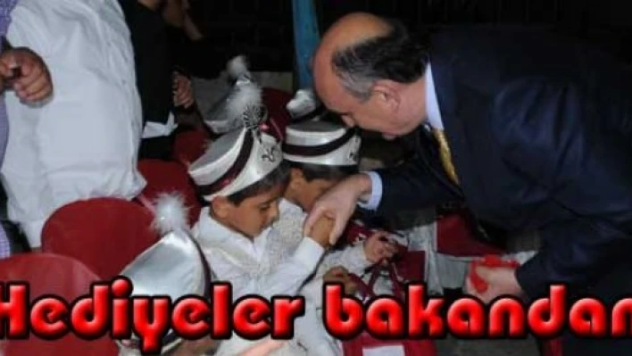  Sünnet çocuklarına hediye
