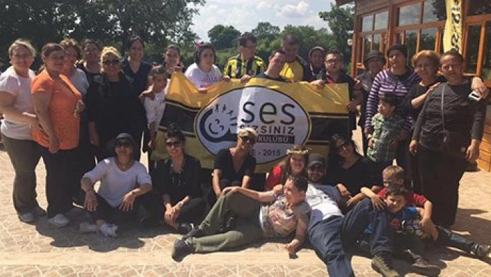 Piknikte bir araya geldiler