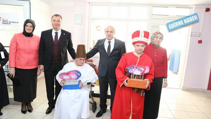 Vali Çiftçi, engelli öğrencilerle buluştu