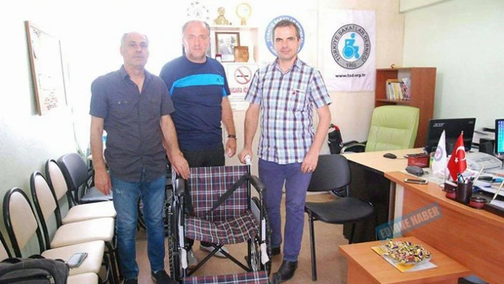 Tekerlekli sandalye bağışı yaptılar