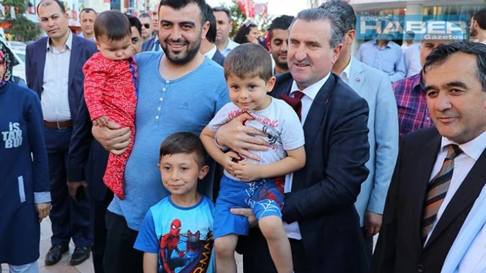 'Dünyada yapılan 10 büyük projenin 6'sı Türkiye'de'