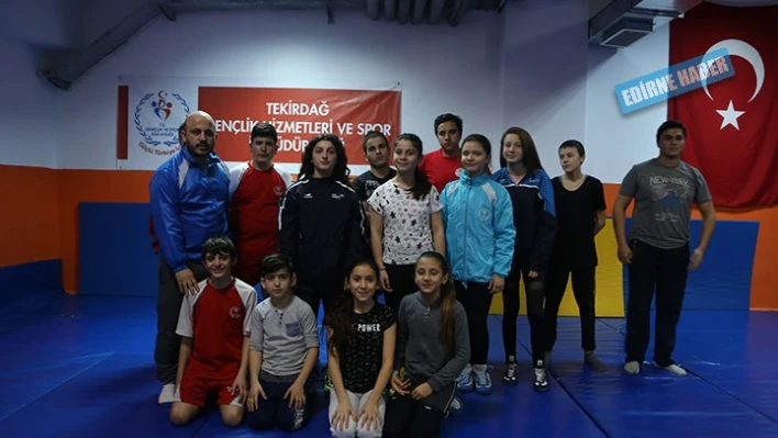 Güreşte madalya başarısı kızlardan