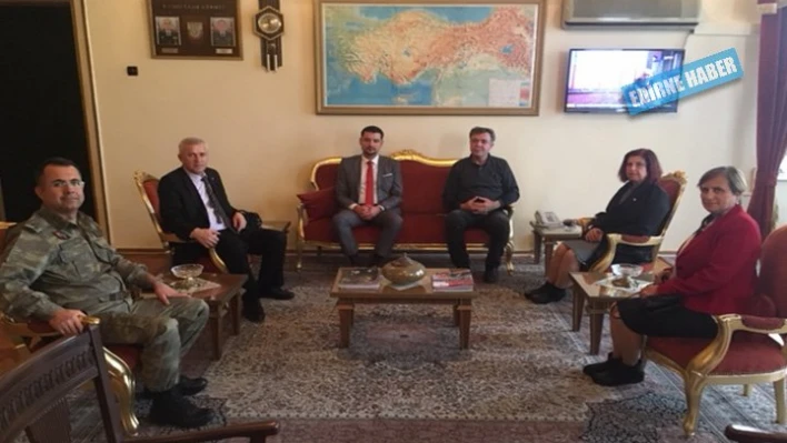 İlk ziyaret Komutan'a