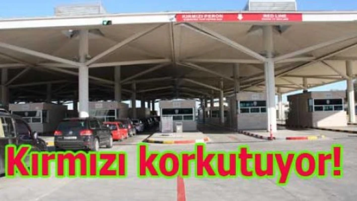 Kırmızıyı takan yok