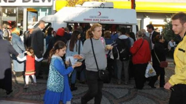 Kızılay’dan aşure 
