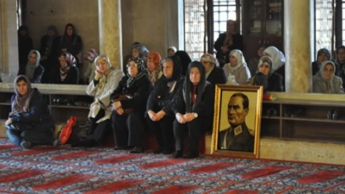 Atatürk ve silah arkadaşları için mevlit okutuldu
