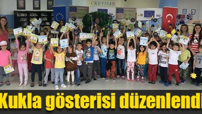 Minikler kukla tiyatrosuyla eğlendi