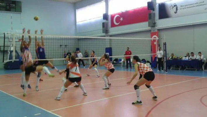 Çarşı direndi ama olmadı