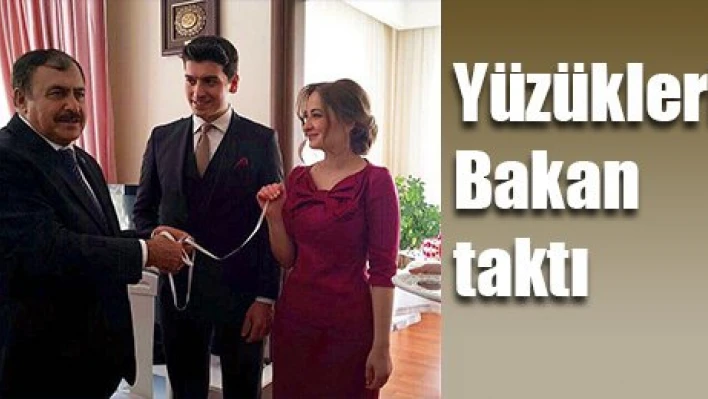Yüzükleri Bakan Eroğlu taktı