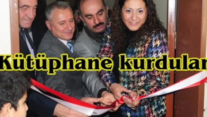 Kütüphane kurdular