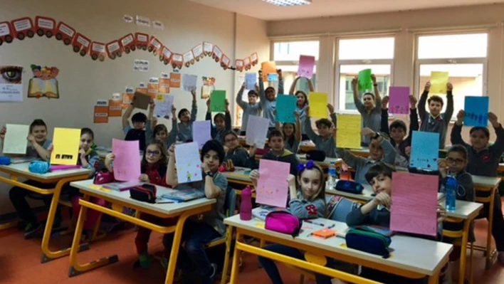 Mektup arkadaşlığı yapıyorlar