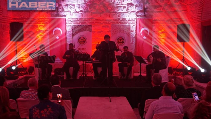 Külliyede â€˜Hanımeli' konseri