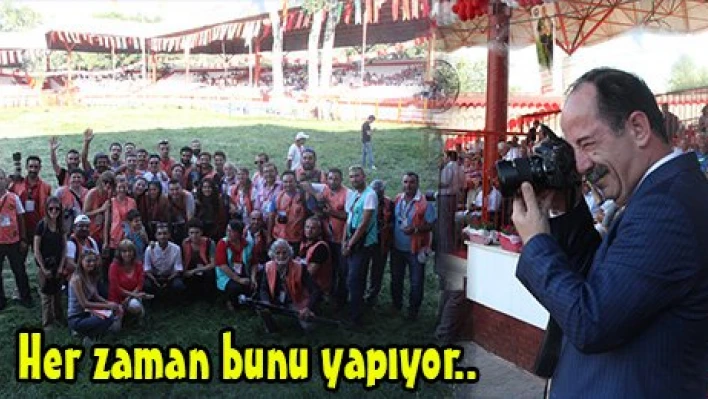 Her zaman bunu yapıyor..