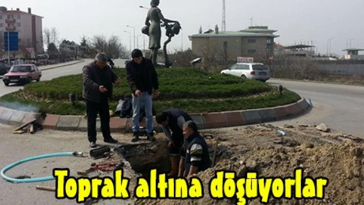 Toprak altına döşüyorlar