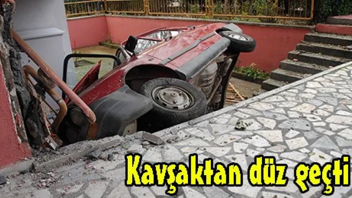 Kavşaktan düz geçti