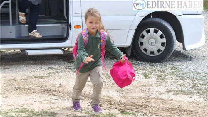 Küçük kızın servis çilesi son buldu