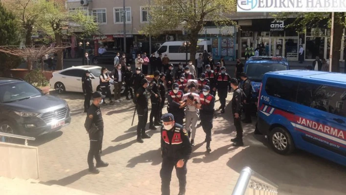 Tekirdağ'da askeri personeli darp ettikleri iddiasıyla 12 kişi yakalandı