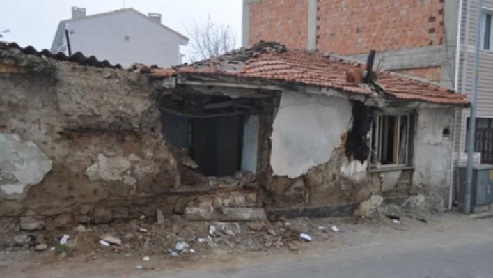Tehlike okulun çok yakınında
