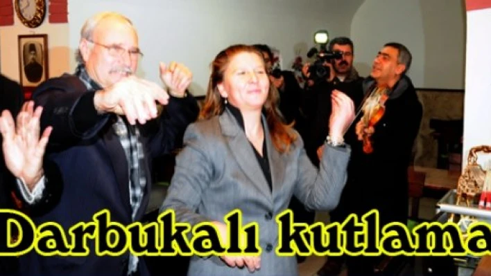 Darbukalı kutlama