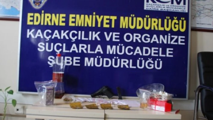 5 kişi gözaltına alındı.