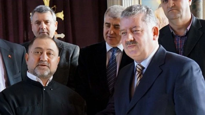 'Cami ve Kiliselerde Politika Yapılmasın'