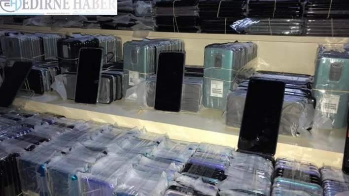 Çok sayıda kaçak cep telefonu ele geçirildi