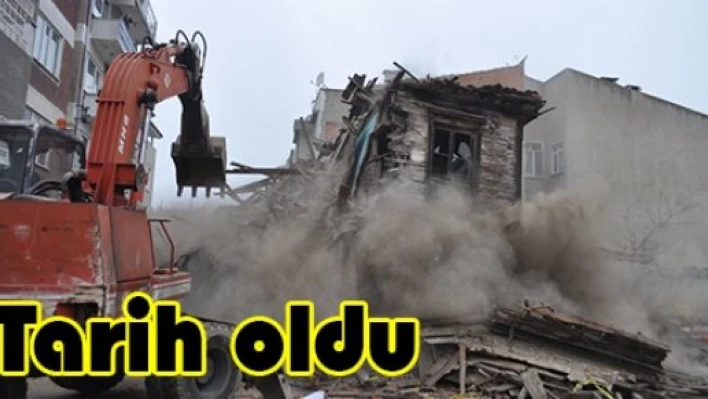 Tarihi konak tarih oldu