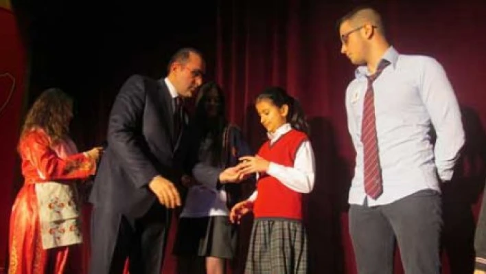 Vatan şairi anıldı