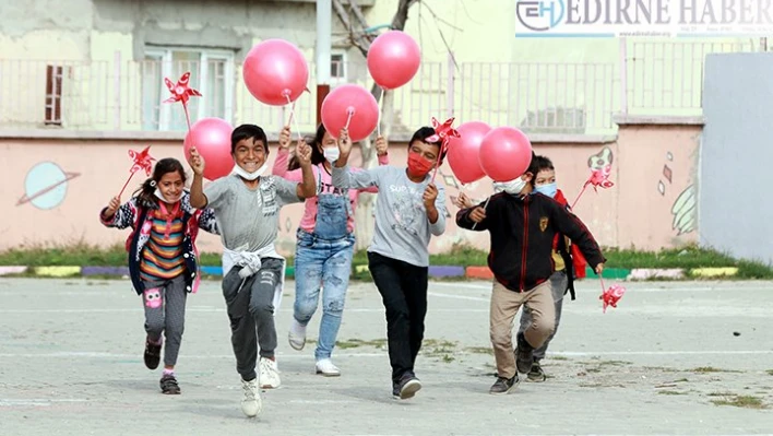 Dezavantajlı öğrencilerin 'rüzgar gülü' sevinci