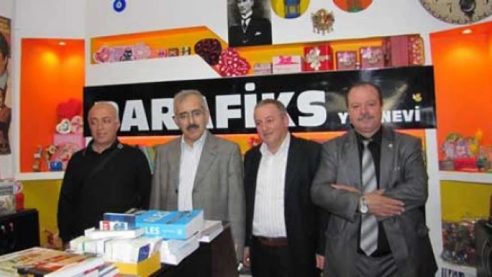 Parafiks yayınevini ziyaret etti.