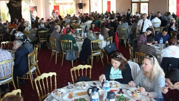 Şehit ailelerine kahvaltı